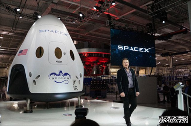 SpaceX推进器助飞船完成降落：弃降落伞 