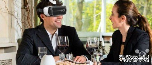 虚拟现实怎么玩？三星说把饭桌变豪华餐厅