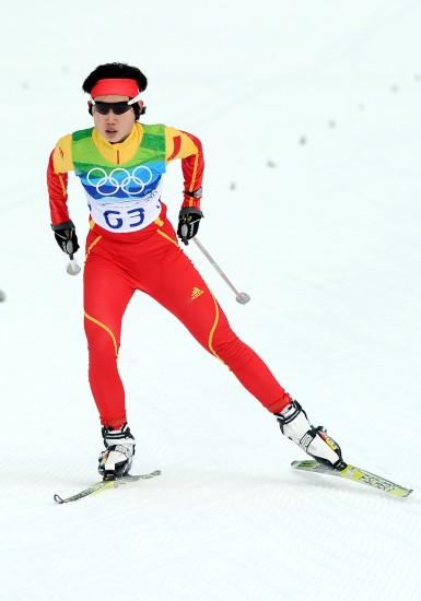 冬运会越野滑雪李馨三冠王 15公里王强第二冠